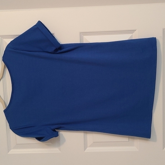 BLUE v-neck t-shirt Small - Picture 2 of 4